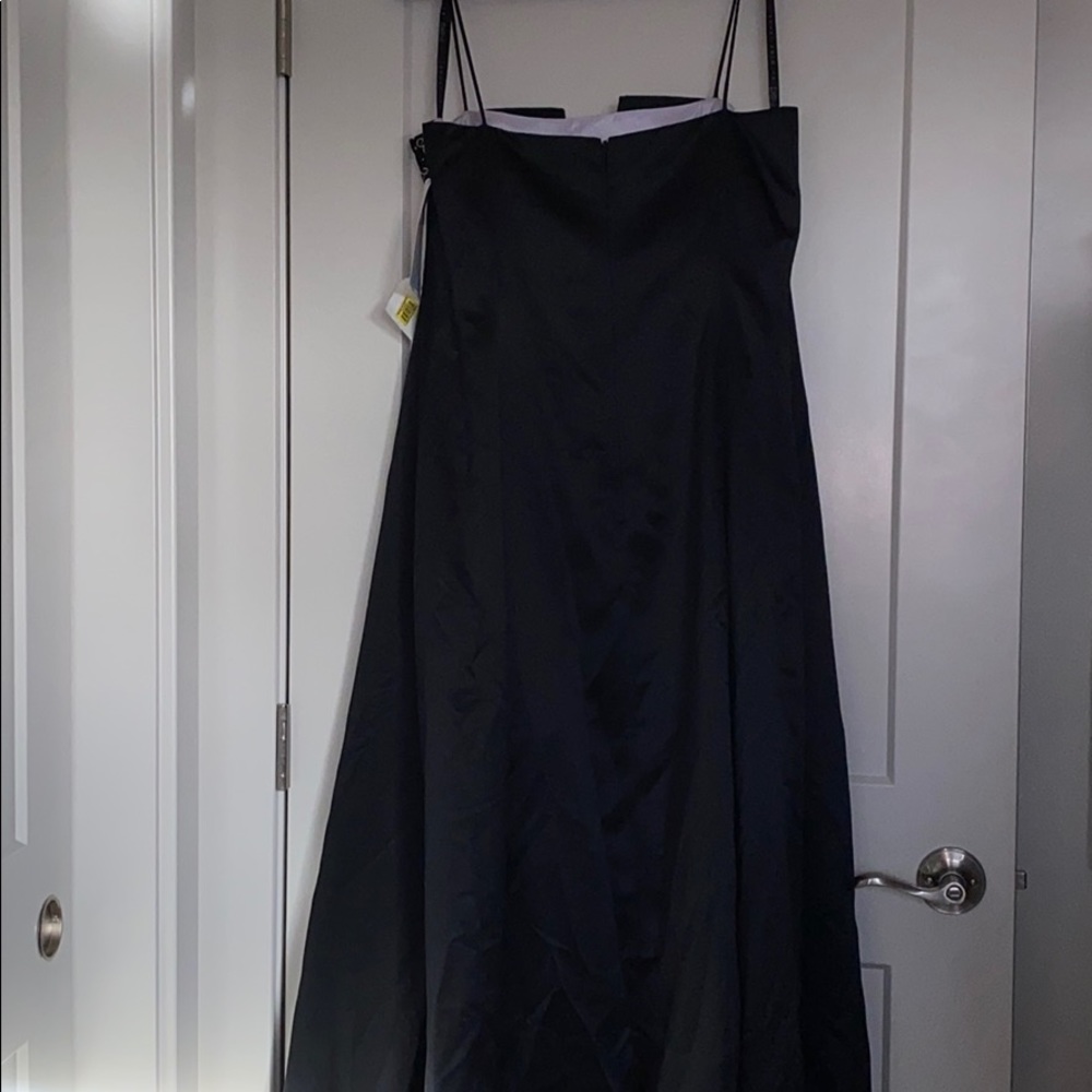 Dress - Picture 3 of 5